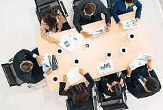9: businessCommittee